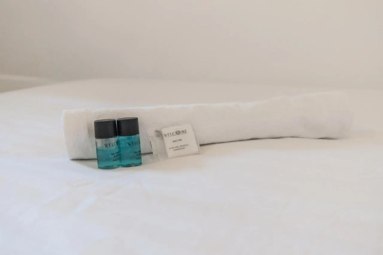 One-bedroom Near Republique In The Heart Welkeys 파리