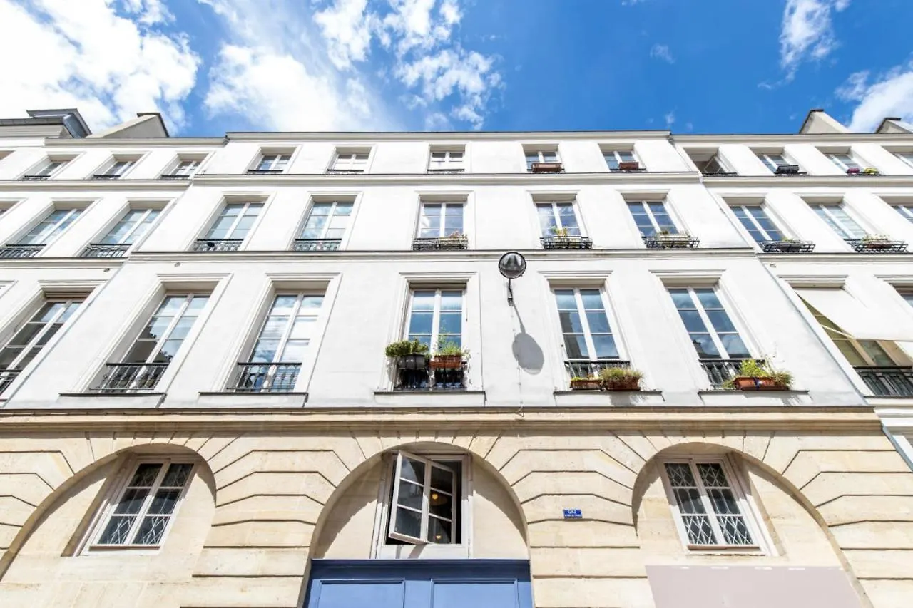 One-bedroom Near Republique In The Heart Welkeys 파리
