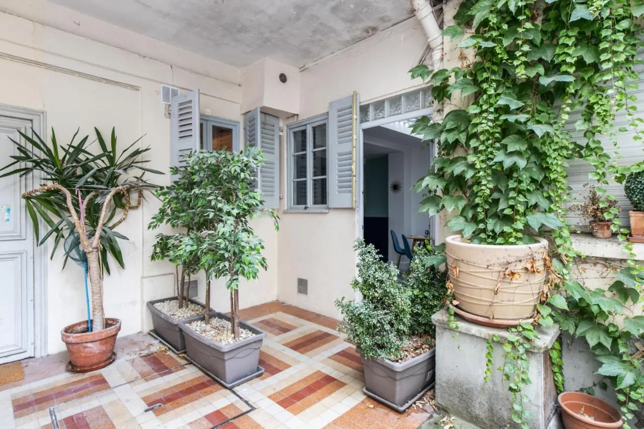 Apartment One-bedroom Near Republique In The Heart Welkeys