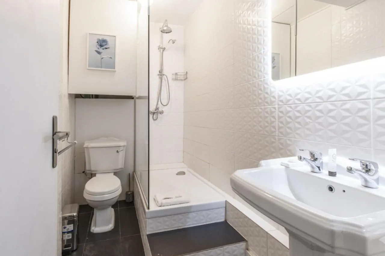 One-bedroom Near Republique In The Heart Welkeys Apartment